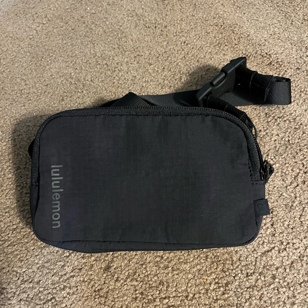 Mini Lululemon Belt Bag